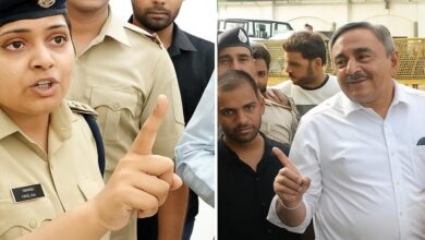 जय श्री राम’ के नारे से चर्चा में आईं मुस्लिम अफसर हिना खान, ग्वालियर की सिटी SP ने वकीलों को भी किया शांत जय श्री राम’ के नारे से चर्चा में आईं मुस्लिम अफसर हिना खान, ग्वालियर की सिटी SP ने वकीलों को भी किया शांत
