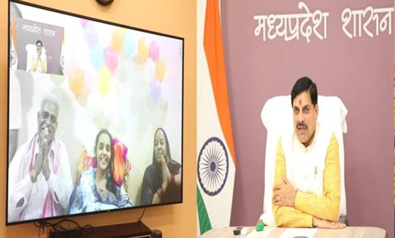 मुख्यमंत्री डॉ. यादव ने कुमारी संस्कृति से वीसी से की बात, इलाज के बाद स्वस्थ होकर इंदौर लौटी मुख्यमंत्री डॉ. यादव ने कुमारी संस्कृति से वीसी से की बात, इलाज के बाद स्वस्थ होकर इंदौर लौटी