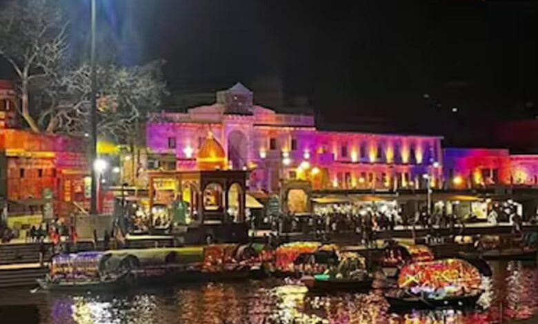 चित्रकूट में दीपावली मेले की भव्य शुरुआत, पहले दिन उमड़े 8 लाख श्रद्धालु; आज CM मोहन करेंगे कामदगिरी परिक्रमा चित्रकूट में दीपावली मेले की भव्य शुरुआत, पहले दिन उमड़े 8 लाख श्रद्धालु; आज CM मोहन करेंगे कामदगिरी परिक्रमा