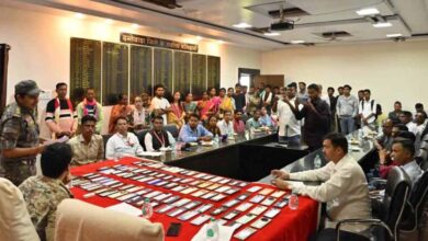 धनतेरस पर दंतेवाड़ा पुलिस की बड़ी पहल, लौटाए 107 खोए हुए मोबाइल धनतेरस पर दंतेवाड़ा पुलिस की बड़ी पहल, लौटाए 107 खोए हुए मोबाइल