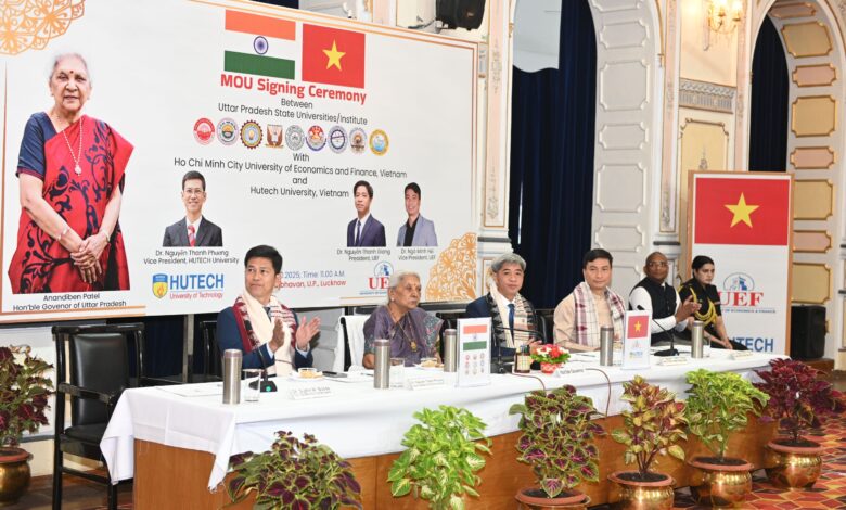 राज्यपाल की अध्यक्षता में उत्तर प्रदेश के विश्वविद्यालयों एवं वियतनाम के विश्वविद्यालयों के मध्य समझौता राज्यपाल की अध्यक्षता में उत्तर प्रदेश के विश्वविद्यालयों एवं वियतनाम के विश्वविद्यालयों के मध्य समझौता