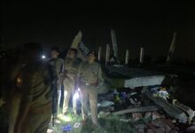 अयोध्या में भीषण विस्फोट से ढहा मकान, मलबे में दबकर घर के 5 लोगों की मौत, सीएम योगी ने अफसरों को किया ऐक्टिव