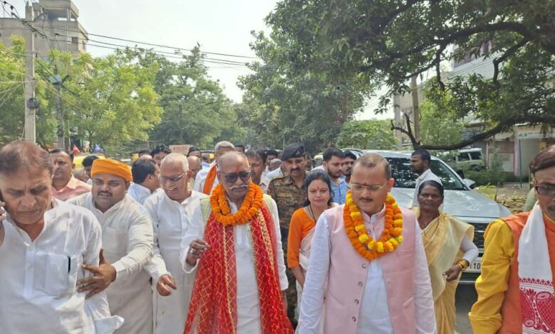 जहानाबाद विधानसभा सीट से एनडीए प्रत्याशी चंदेश्वर प्रसाद चंद्रवंशी ने किया नामांकन जहानाबाद विधानसभा सीट से एनडीए प्रत्याशी चंदेश्वर प्रसाद चंद्रवंशी ने किया नामांकन