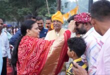 ग्रामीण विकास मंत्री दीपिका पांडेय सिंह ने भगवान सूर्य को अर्पित किया अर्घ्य