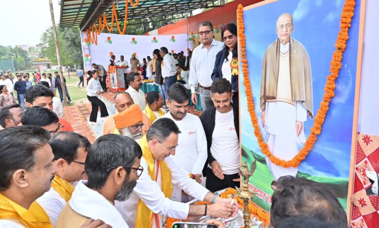 पीलीभीत में केंद्रीय राज्यमंत्री जितिन प्रसाद ने ‘रन फॉर यूनिटी’ का किया शुभारंभ, सरदार पटेल को दी श्रद्धांजलि पीलीभीत में केंद्रीय राज्यमंत्री जितिन प्रसाद ने ‘रन फॉर यूनिटी’ का किया शुभारंभ, सरदार पटेल को दी श्रद्धांजलि