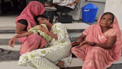 रीवा :हेडकांस्टेबल की पत्नी से बर्बरता की कहानी सुन अफसर सन्न, खाकी में छिपे जानवर का सच उजागर रीवा :हेडकांस्टेबल की पत्नी से बर्बरता की कहानी सुन अफसर सन्न, खाकी में छिपे जानवर का सच उजागर