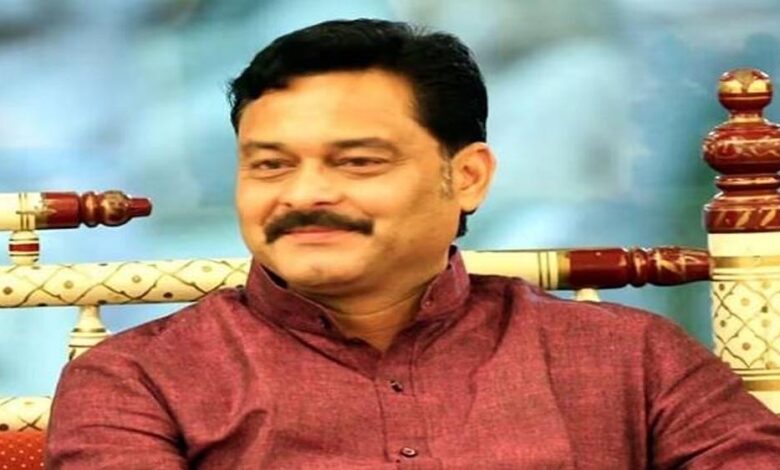 विधायक संजय पाठक विवादों में, जमीन केस से जुड़े 4 आदिवासी कर्मचारी गायब विधायक संजय पाठक विवादों में, जमीन केस से जुड़े 4 आदिवासी कर्मचारी गायब
