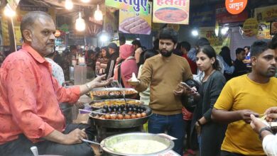इंदौर : सराफा चौपाटी में परंपरागत व्यंजनों की दुकानों को लेकर निगम की बैठक, सैंडविच और चाइनिज स्टॉल पर उठे सवाल इंदौर : सराफा चौपाटी में परंपरागत व्यंजनों की दुकानों को लेकर निगम की बैठक, सैंडविच और चाइनिज स्टॉल पर उठे सवाल
