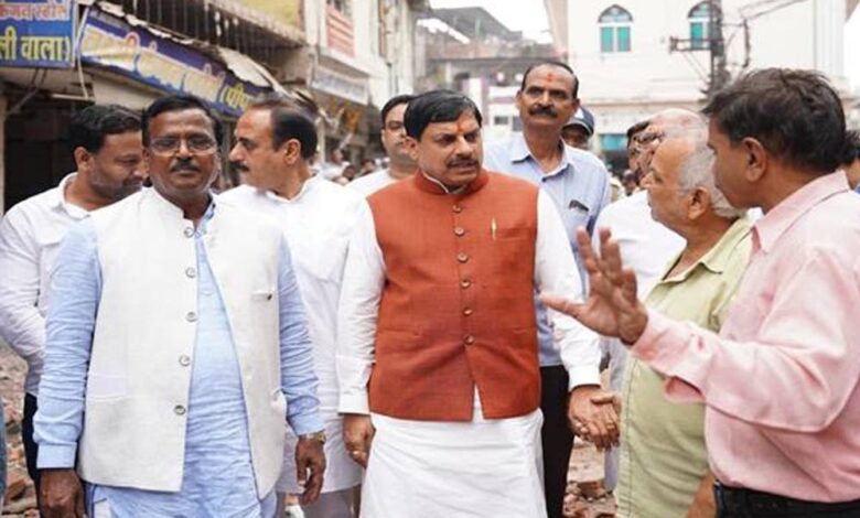 स्वप्रेरणा से मार्ग चौड़ीकरण के लिए स्वत: निर्माण हटाने वाले पात्र नागरिकों को प्रधानमंत्री आवास योजना का लाभ प्रदान किया जाएगा : मुख्यमंत्री डॉ. यादव स्वप्रेरणा से मार्ग चौड़ीकरण के लिए स्वत: निर्माण हटाने वाले पात्र नागरिकों को प्रधानमंत्री आवास योजना का लाभ प्रदान किया जाएगा : मुख्यमंत्री डॉ. यादव