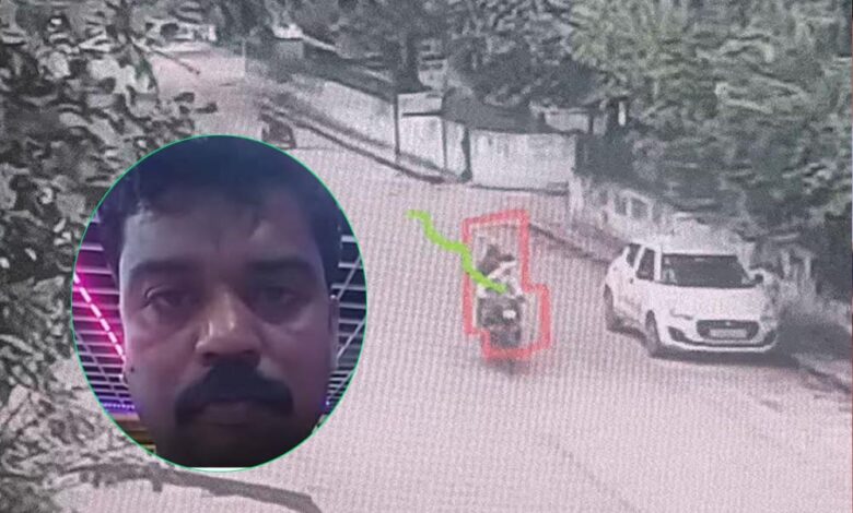 कटनी में भाजपा नेता की हत्या, नकाबपोश बाइक सवारों ने पिछड़ा वर्ग मंडल अध्यक्ष को मारी गोली कटनी में भाजपा नेता की हत्या, नकाबपोश बाइक सवारों ने पिछड़ा वर्ग मंडल अध्यक्ष को मारी गोली