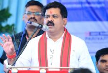 रायपुर : बच्चों के संग विद्यार्थी बने उपमुख्यमंत्री  विजय शर्मा