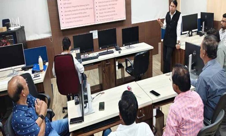 विभिन्न राज्यों के अफसरों ने देखा इंदौर का स्मार्ट मीटरीकरण विभिन्न राज्यों के अफसरों ने देखा इंदौर का स्मार्ट मीटरीकरण