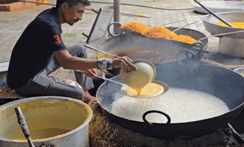 इंदौर के रणजीत हनुमान मंदिर में चलित अन्नकूट, 50 हजार भक्तों के लिए प्रसादी तैयार