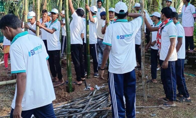आत्मसमर्पित माओवादियों ने थामी तरक्की की डोर आत्मसमर्पित माओवादियों ने थामी तरक्की की डोर