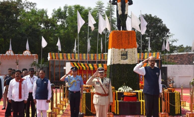 शहीद जवानों का बलिदान हमें कर्तव्य, अनुशासन और समर्पण की सतत प्रेरणा देता रहेगा – राज्यपाल  रमेन डेका शहीद जवानों का बलिदान हमें कर्तव्य, अनुशासन और समर्पण की सतत प्रेरणा देता रहेगा – राज्यपाल  रमेन डेका