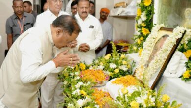 मुख्यमंत्री  विष्णु देव साय ने पूर्व विधानसभा उपाध्यक्ष स्वर्गीय बनवारी लाल अग्रवाल को दी श्रद्धांजलि