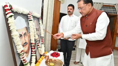 मुख्यमंत्री विष्णुदेव साय ने राष्ट्रपिता महात्मा गांधी और पूर्व प्रधानमंत्री लाल बहादुर शास्त्री को उनकी जयंती पर किया नमन….