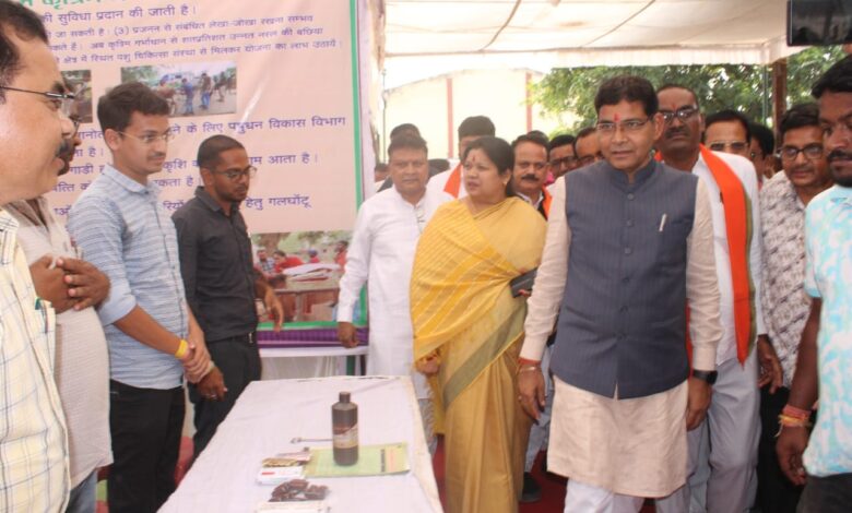‘किसान हैं विकसित भारत की रीढ़, तिलहन उत्पादन से बढ़ेगी आत्मनिर्भरता’ — मंत्री टंक राम वर्मा… ‘किसान हैं विकसित भारत की रीढ़, तिलहन उत्पादन से बढ़ेगी आत्मनिर्भरता’ — मंत्री टंक राम वर्मा…