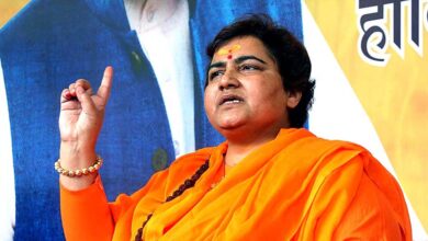 प्रज्ञा ठाकुर के विवादित बयान से भड़का सार्वजनिक आक्रोश: महिलाओं ने की तीखी निंदा प्रज्ञा ठाकुर के विवादित बयान से भड़का सार्वजनिक आक्रोश: महिलाओं ने की तीखी निंदा