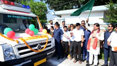 मुख्यमंत्री पुष्कर सिंह धामी ने 09 मोबाइल मेडिकल यूनिट (एम्बुलेंस) को हरी झंडी दिखाकर किया रवाना। मुख्यमंत्री पुष्कर सिंह धामी ने 09 मोबाइल मेडिकल यूनिट (एम्बुलेंस) को हरी झंडी दिखाकर किया रवाना।