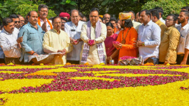 मुख्यमंत्री भजनलाल शर्मा ने पूर्व उपराष्ट्रपति स्व.भैरों सिंह शेखावत को श्रद्धांजलि अर्पित की मुख्यमंत्री भजनलाल शर्मा ने पूर्व उपराष्ट्रपति स्व.भैरों सिंह शेखावत को श्रद्धांजलि अर्पित की