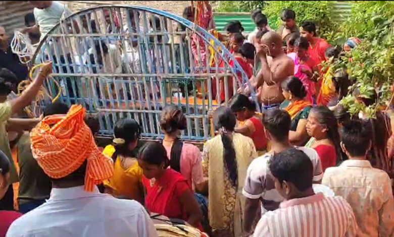 छठ पर शेखपुरा के दालकुआँ का जल बना आस्था का केंद्र छठ पर शेखपुरा के दालकुआँ का जल बना आस्था का केंद्र