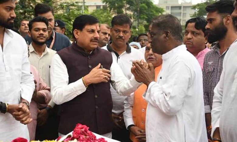 मुख्यमंत्री डॉ. यादव ने पूर्व मंत्री डॉ. चौधरी की माताजी श्रीमती सुमित्रा देवी के निधन पर शोक व्यक्त किया मुख्यमंत्री डॉ. यादव ने पूर्व मंत्री डॉ. चौधरी की माताजी श्रीमती सुमित्रा देवी के निधन पर शोक व्यक्त किया