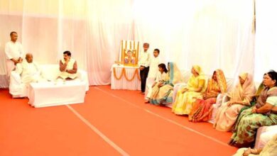 मुख्यमंत्री डॉ. यादव ने अनूपपुर विधायक के पुत्र के निधन पर शोक संवेदना व्यक्त की मुख्यमंत्री डॉ. यादव ने अनूपपुर विधायक के पुत्र के निधन पर शोक संवेदना व्यक्त की