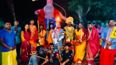 डेढ़ दशक बाद जगरगुंडा में लौटी रौनक: जहाँ कभी गूंजती थी बंदूकों की आवाज़, अब सुनाई देती है ढोल-नगाड़ों और आरती की गूँज….