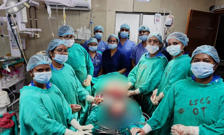 अम्बेडकर अस्पताल में दुर्लभ एवं अपने आप में अनोखी सेकेंडरी एब्डोमिनल प्रेग्नेंसी का सफल ऑपरेशन….. अम्बेडकर अस्पताल में दुर्लभ एवं अपने आप में अनोखी सेकेंडरी एब्डोमिनल प्रेग्नेंसी का सफल ऑपरेशन…..