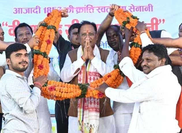 समाज की उन्नति और प्रगति के लिए शिक्षा ही एकमात्र मार्ग : मुख्यमंत्री विष्णु देव साय…. समाज की उन्नति और प्रगति के लिए शिक्षा ही एकमात्र मार्ग : मुख्यमंत्री विष्णु देव साय….