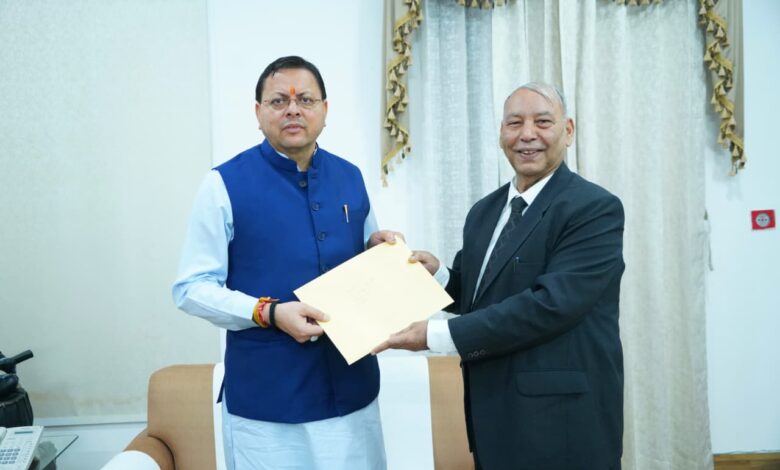 राज्य सरकार द्वारा गठित एकल सदस्यीय जांच आयोग ने आज मुख्यमंत्री पुष्कर सिंह धामी से भेंट कर अंतरिम रिपोर्ट प्रस्तुत की