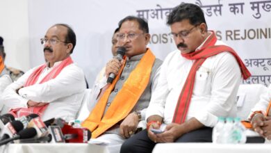मुख्यधारा में लौटे माओवादी कैडर — बस्तर में शांति, विश्वास और विकास की नई सुबह : मुख्यमंत्री विष्णु देव साय…. मुख्यधारा में लौटे माओवादी कैडर — बस्तर में शांति, विश्वास और विकास की नई सुबह : मुख्यमंत्री विष्णु देव साय….