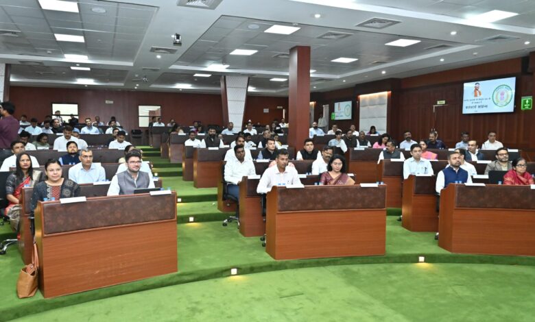 Collectors Conference 2025 : पीएम सूर्य घर योजना में उत्कृष्ट कार्य के लिए इस जिले के कलेक्टर की हुई सराहना, मुख्यमंत्री बोले – “अन्य जिले भी अपनाएं ऐसे नवाचार”…..