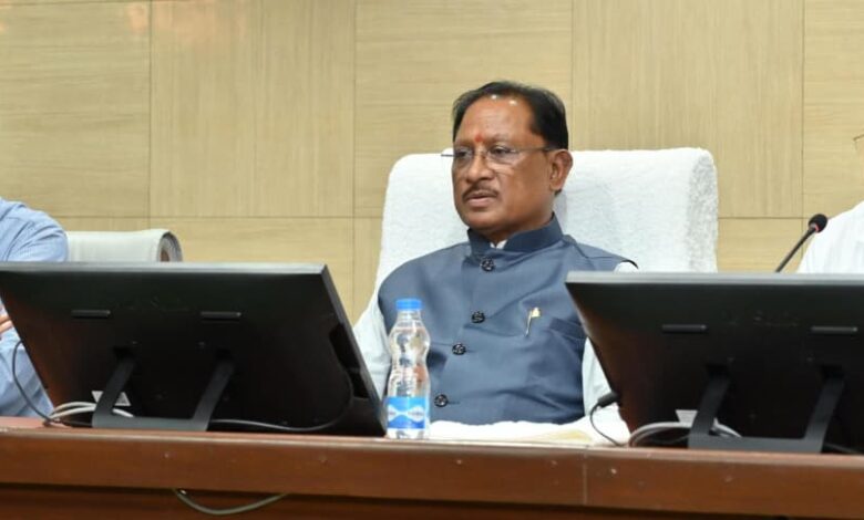 मुख्यमंत्री विष्णु देव साय की विभागीय सचिवों और विभागाध्यक्षों के साथ मैराथन बैठक….