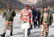 सीमांत गांव मिलम में मुख्यमंत्री ने की आई.टी.बी.पी जवानों और स्थानीय नागरिकों से भेंट