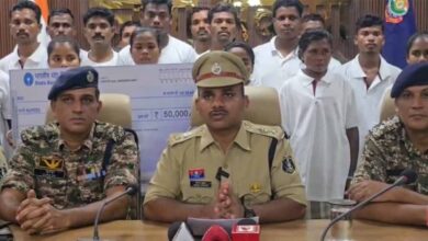 कांकेर-सुकमा में माओवादी विरोधी ऑपरेशन का बड़ा ब्रेकथ्रू: 100 से ज्यादा ने सरेंडर किया कांकेर-सुकमा में माओवादी विरोधी ऑपरेशन का बड़ा ब्रेकथ्रू: 100 से ज्यादा ने सरेंडर किया