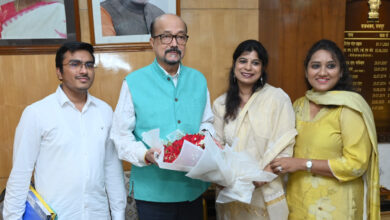 राज्यपाल डेका से अखिल भारतीय व्यापारिक परिसंघ महिला इकाई के सदस्यों ने सौजन्य भेंट की…. राज्यपाल डेका से अखिल भारतीय व्यापारिक परिसंघ महिला इकाई के सदस्यों ने सौजन्य भेंट की….