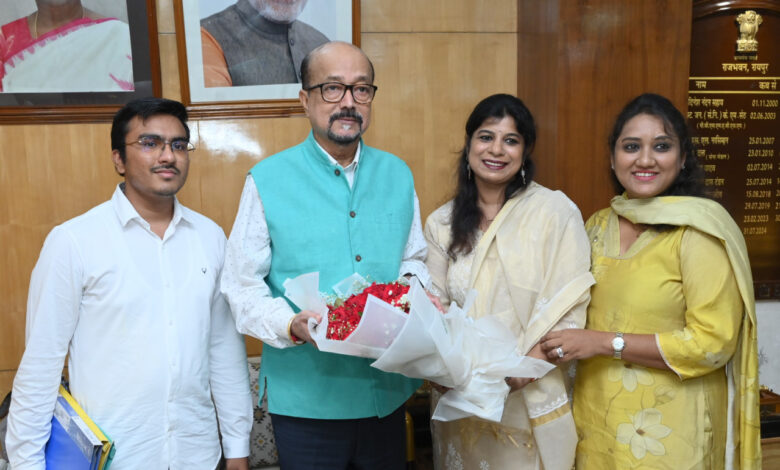 राज्यपाल डेका से अखिल भारतीय व्यापारिक परिसंघ महिला इकाई के सदस्यों ने सौजन्य भेंट की…. राज्यपाल डेका से अखिल भारतीय व्यापारिक परिसंघ महिला इकाई के सदस्यों ने सौजन्य भेंट की….