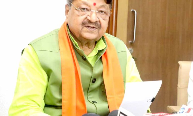 मध्यप्रदेश के नगरीय प्रशासन मंत्री कैलाश विजयवर्गीय थकान के कारण बांबे अस्पताल में भर्ती मध्यप्रदेश के नगरीय प्रशासन मंत्री कैलाश विजयवर्गीय थकान के कारण बांबे अस्पताल में भर्ती