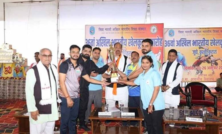 खिलाड़ी भारतीय खेलों को बढ़ावा दें : मंत्री काश्यप खिलाड़ी भारतीय खेलों को बढ़ावा दें : मंत्री काश्यप