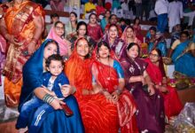 मंत्री श्रीमती लक्ष्मी राजवाड़े ने , सूर्यदेव को अर्पित किया संध्या अर्घ्य:  प्रदेश की सुख-समृद्धि के लिए की छठी मईया से कामना,,,,,