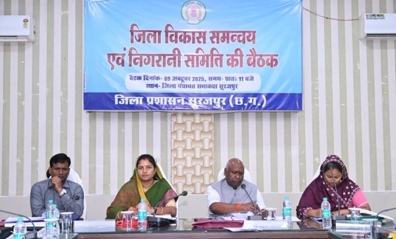 जनसेवा ही हमारा संकल्प – मंत्री श्रीमती लक्ष्मी राजवाड़े ने जनदर्शन में सुनी जनता की समस्याएँ, त्वरित निराकरण के दिए निर्देश….. जनसेवा ही हमारा संकल्प – मंत्री श्रीमती लक्ष्मी राजवाड़े ने जनदर्शन में सुनी जनता की समस्याएँ, त्वरित निराकरण के दिए निर्देश…..