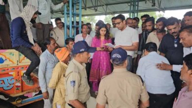 प्याज दो रुपए किलो, किसान बेहाल! बोले- ट्रक का किराया भी नहीं निकल रहा