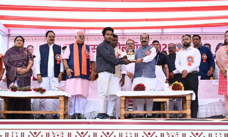 उप मुख्यमंत्री अरुण साव ने विकासखंड स्तरीय बस्तर ओलंपिक का किया शुभारंभ… उप मुख्यमंत्री अरुण साव ने विकासखंड स्तरीय बस्तर ओलंपिक का किया शुभारंभ…