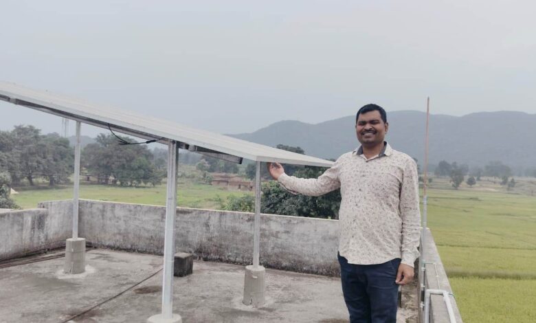 प्रधानमंत्री सूर्यघर मुफ्त बिजली योजना से ऊर्जा उत्पादक बना अरूण गुप्ता, मिली बिजली बिल के बोझ से मुक्ति घर में ही बना रहे बिजली…. प्रधानमंत्री सूर्यघर मुफ्त बिजली योजना से ऊर्जा उत्पादक बना अरूण गुप्ता, मिली बिजली बिल के बोझ से मुक्ति घर में ही बना रहे बिजली….