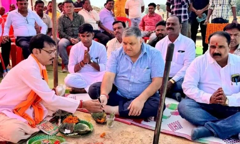 पर्यटन एवं संस्कृति मंत्री राजेश अग्रवाल ने नए कॉलेज भवन का किया भूमिपूजन… पर्यटन एवं संस्कृति मंत्री राजेश अग्रवाल ने नए कॉलेज भवन का किया भूमिपूजन…