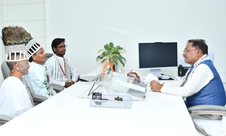 मुख्यमंत्री विष्णु देव साय से अखिल भारतीय रामनामी महासभा के प्रतिनिधियों ने की सौजन्य भेंट… मुख्यमंत्री विष्णु देव साय से अखिल भारतीय रामनामी महासभा के प्रतिनिधियों ने की सौजन्य भेंट…