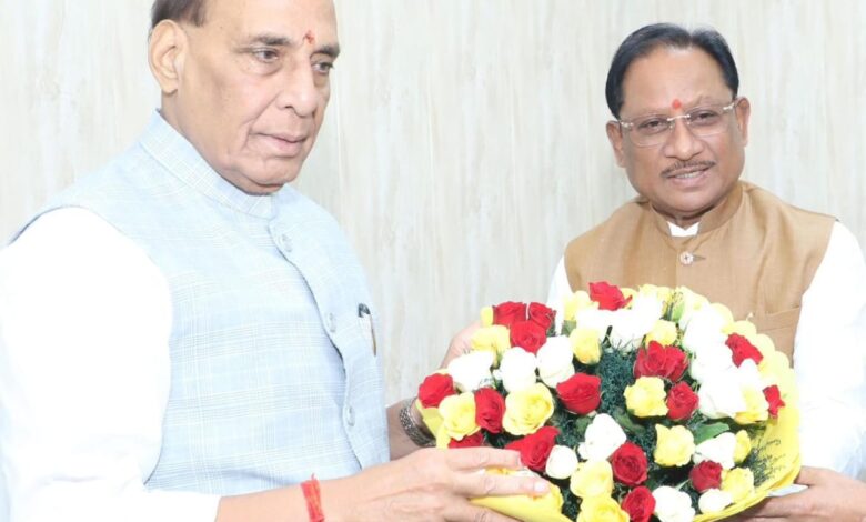नौसेना के नए पोतों का नामकरण होगा छत्तीसगढ़ की नदियों के नाम पर, प्रदेश में सेना भर्ती रैली का प्रस्ताव, मुख्यमंत्री साय से मुलाकात के दौरान रक्षामंत्री ने जताई सहमति….