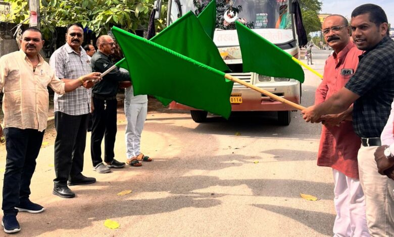 श्रीरामलला दर्शन योजना: श्रद्धालुओं को अयोध्या धाम के लिए किया गया रवाना, पुष्पाहार से स्वागत कर यात्रा के लिए दी गई शुभकामनाएं…. श्रीरामलला दर्शन योजना: श्रद्धालुओं को अयोध्या धाम के लिए किया गया रवाना, पुष्पाहार से स्वागत कर यात्रा के लिए दी गई शुभकामनाएं….